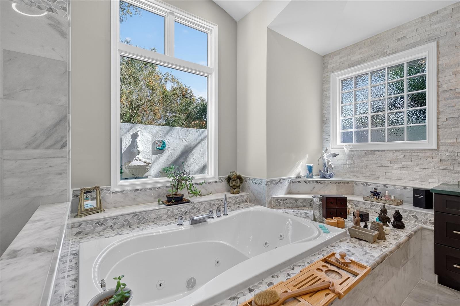13 ANASTASIA CT