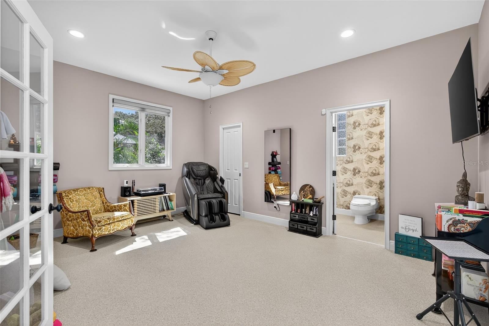 13 ANASTASIA CT