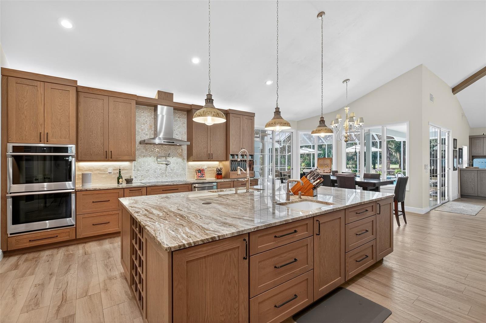 13 ANASTASIA CT