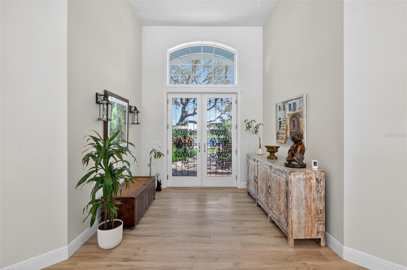13 ANASTASIA CT