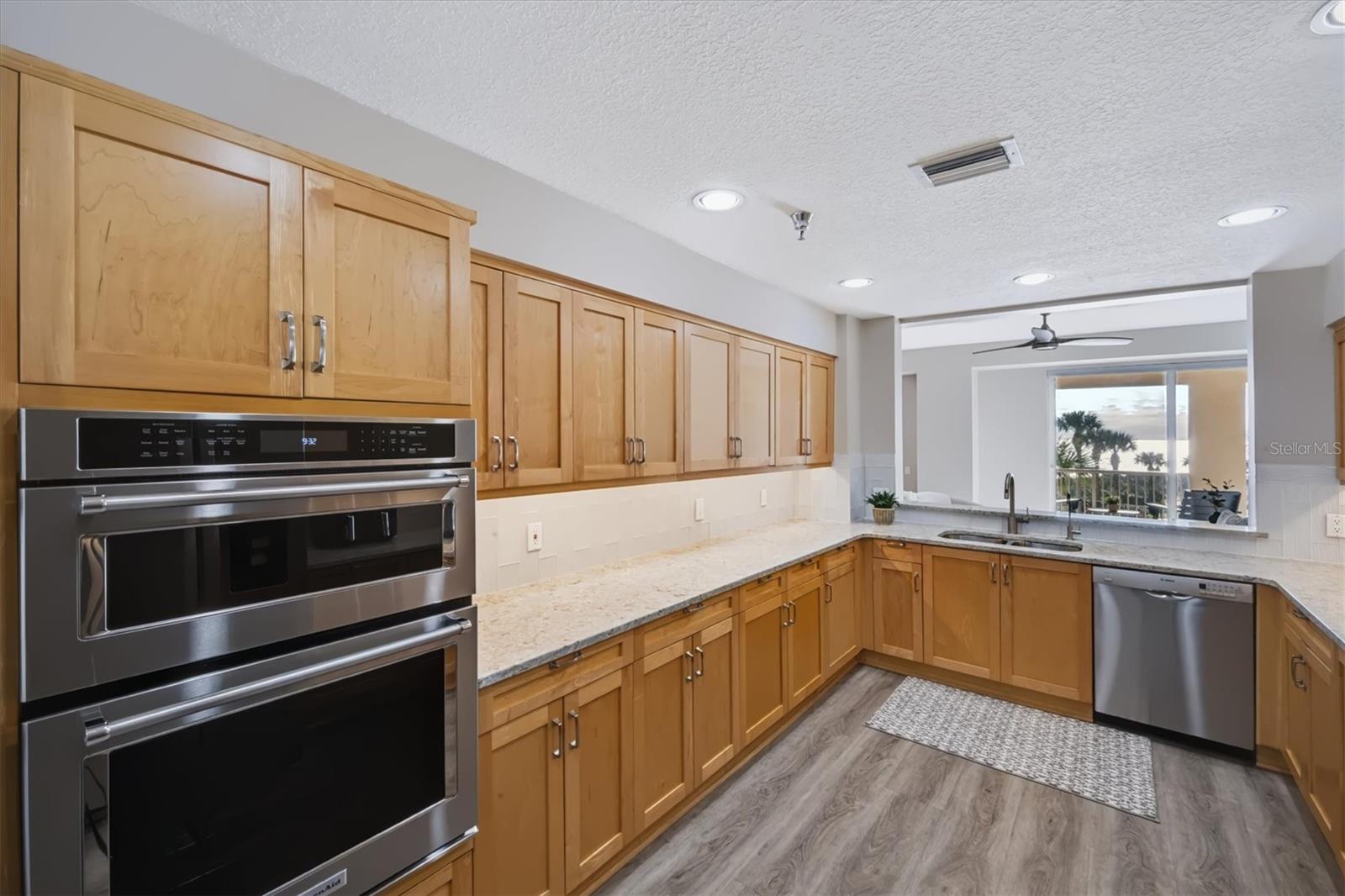 11 AVENUE DE LA MER #1207