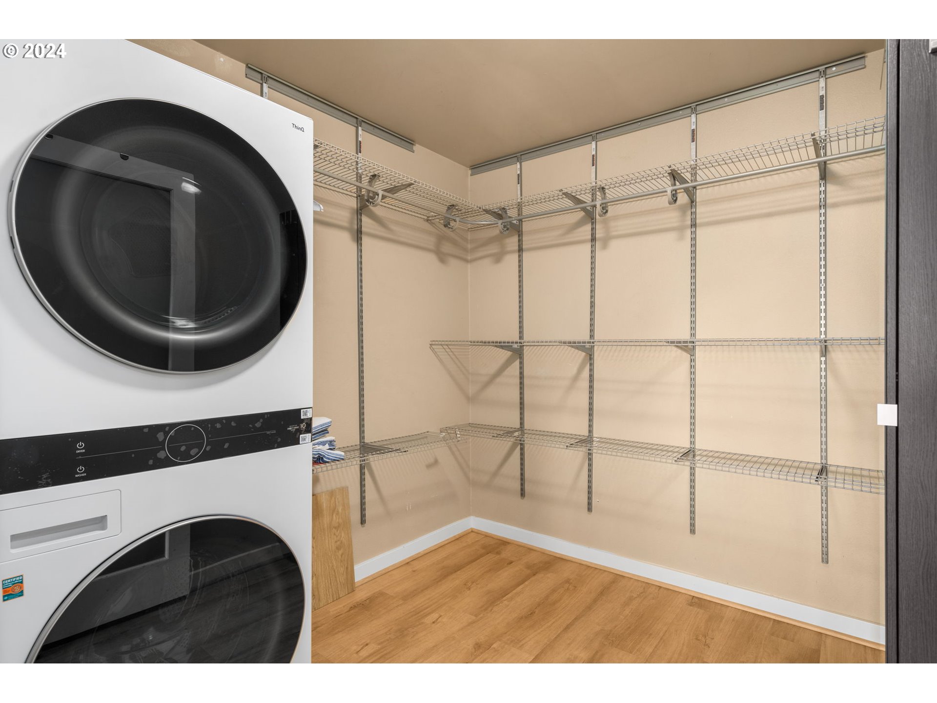 5715 NE SACRAMENTO ST 8