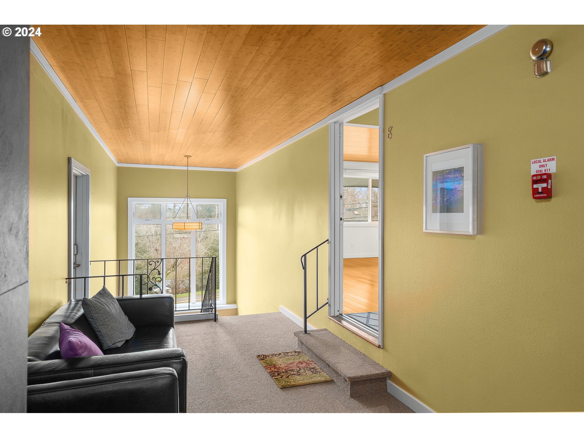 5715 NE SACRAMENTO ST 8