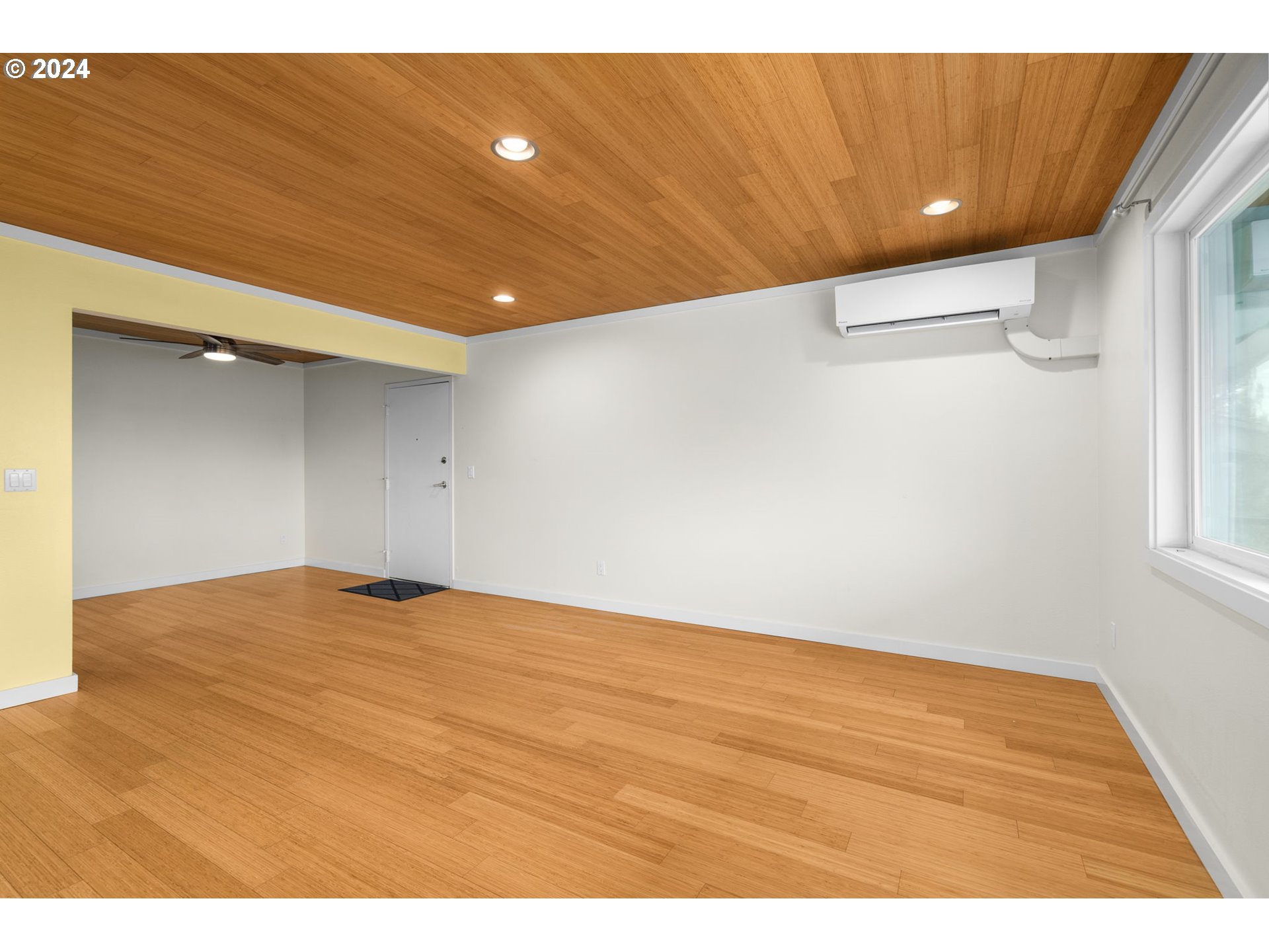 5715 NE SACRAMENTO ST 8