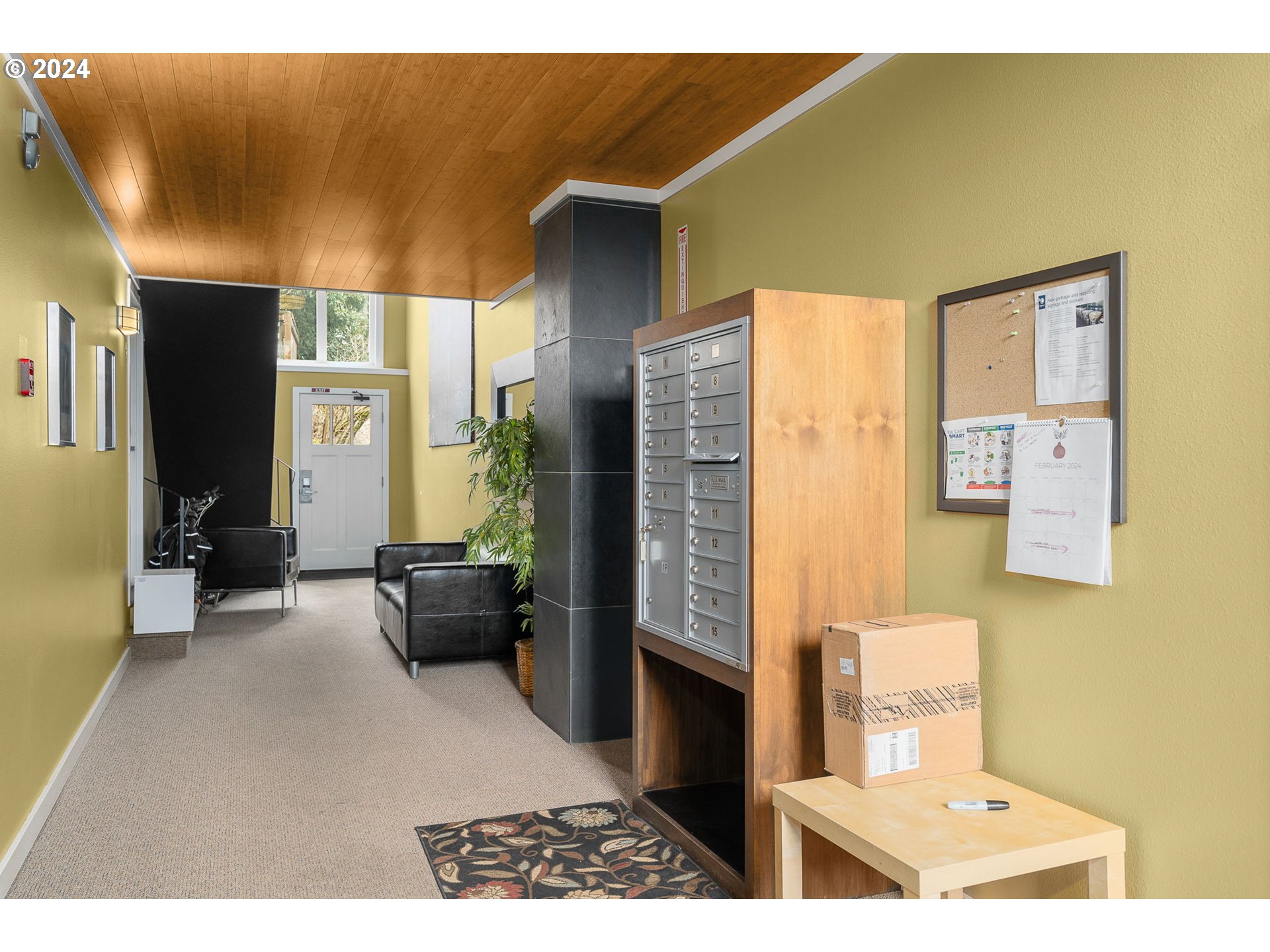 5715 NE SACRAMENTO ST 8