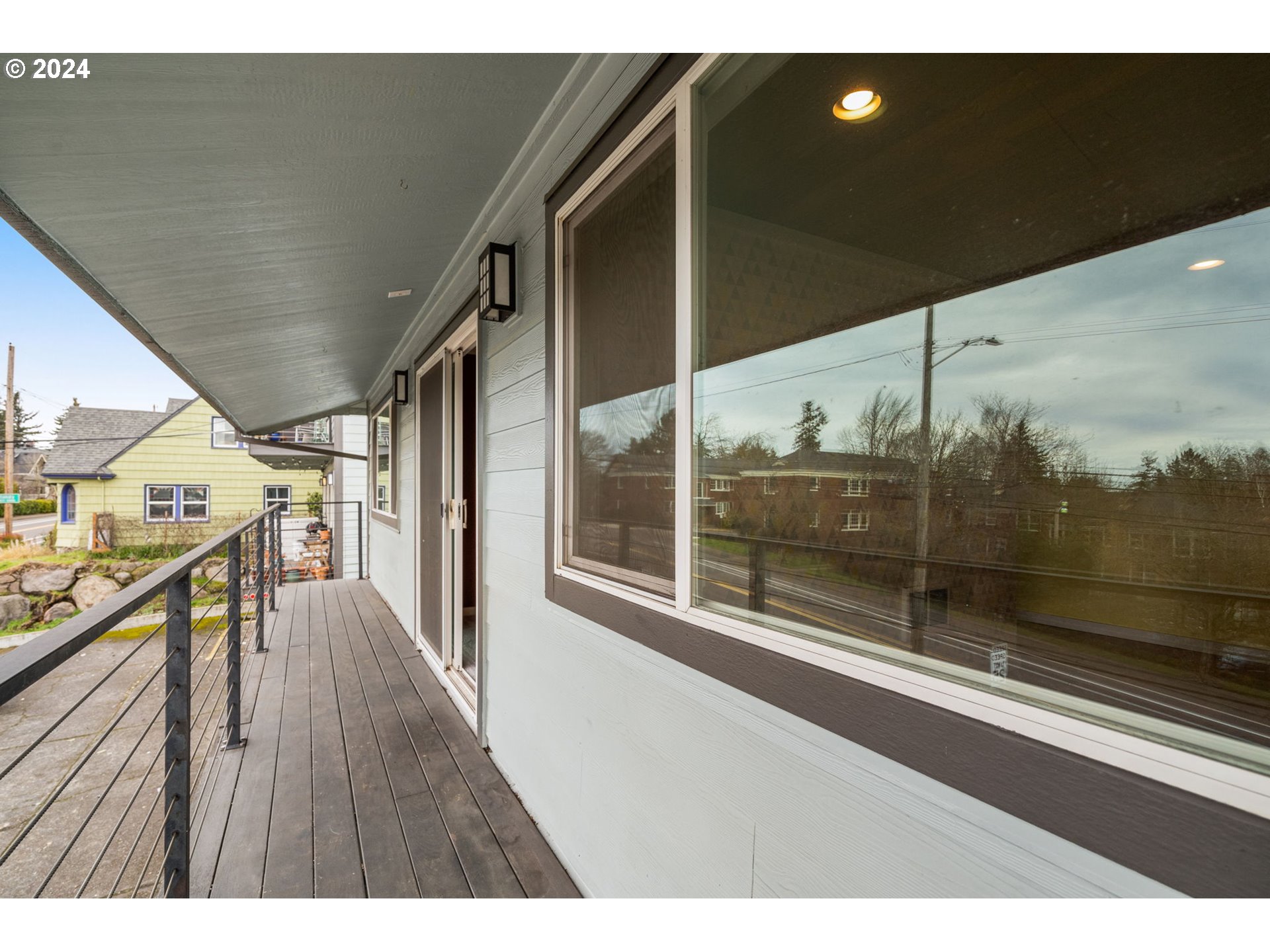 5715 NE SACRAMENTO ST 8