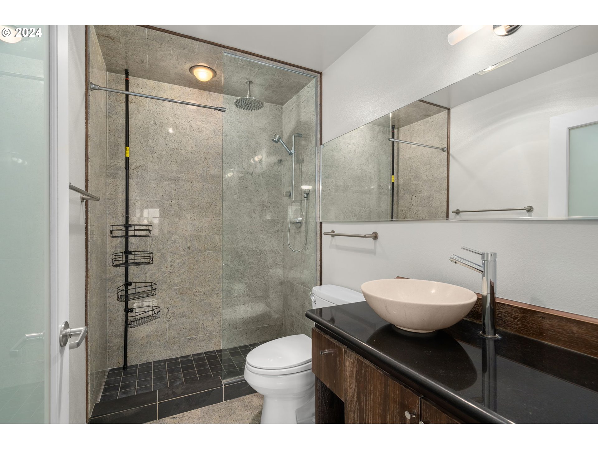 5715 NE SACRAMENTO ST 8