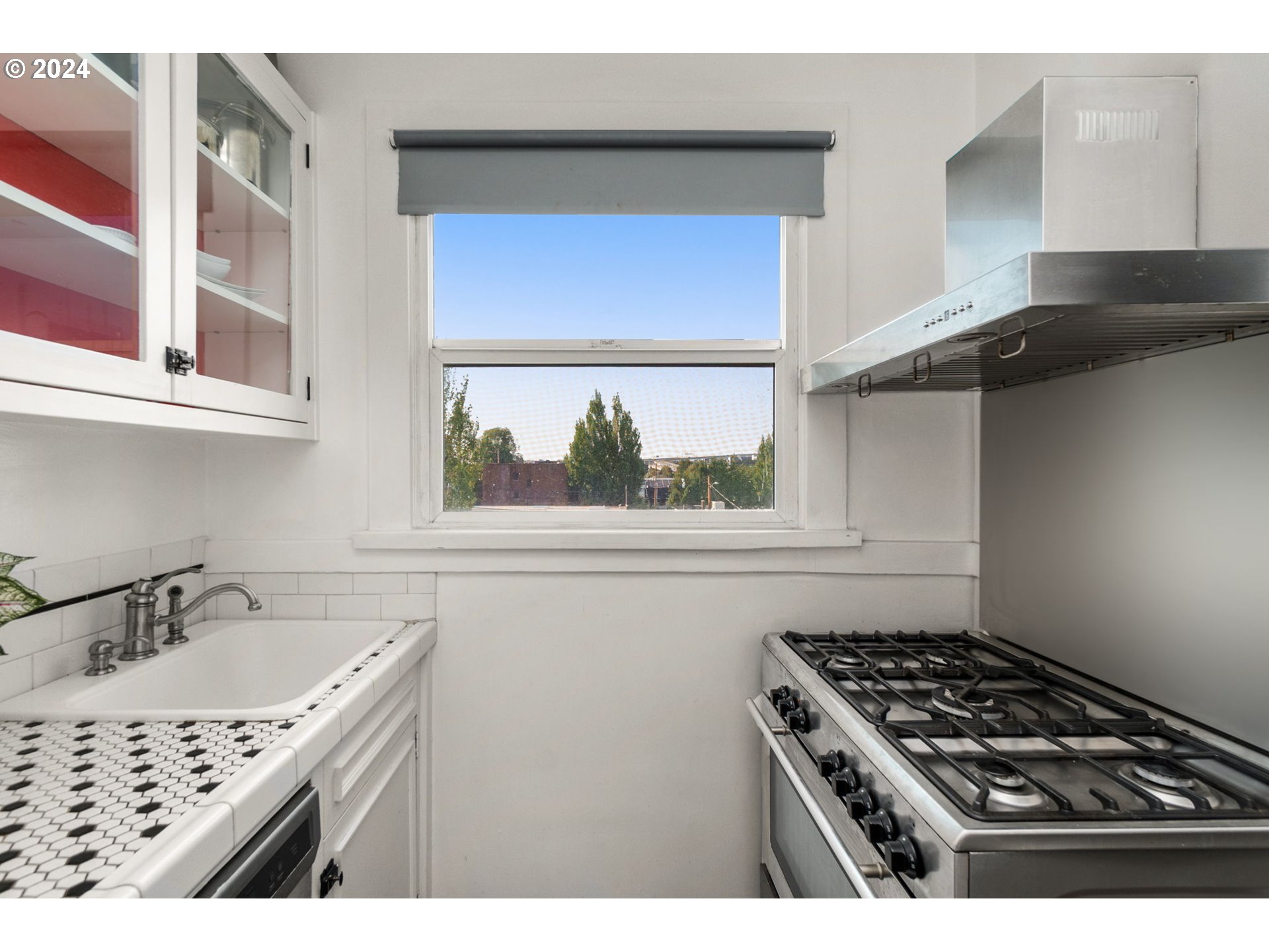 1631 NW EVERETT ST 301