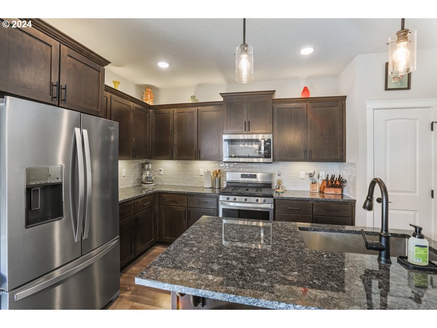 59551 EMERALD LOOP, St. Helens