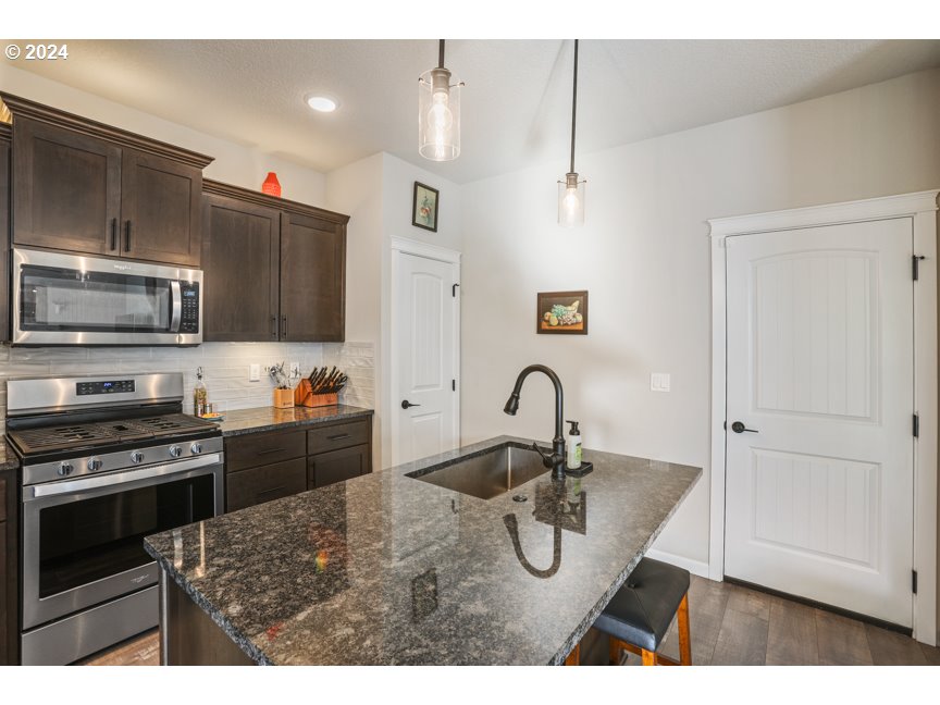 59551 EMERALD LOOP, St. Helens