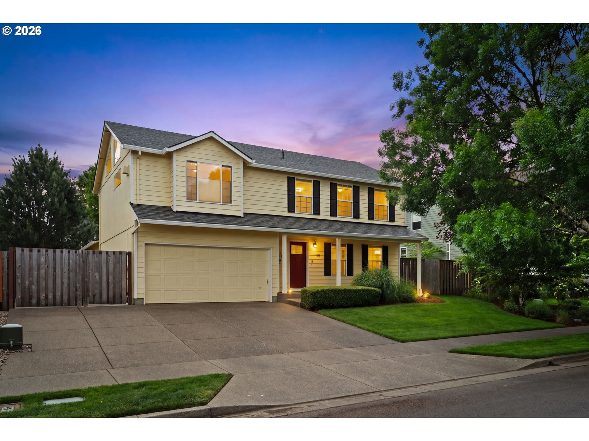3220 N KNOLL DR