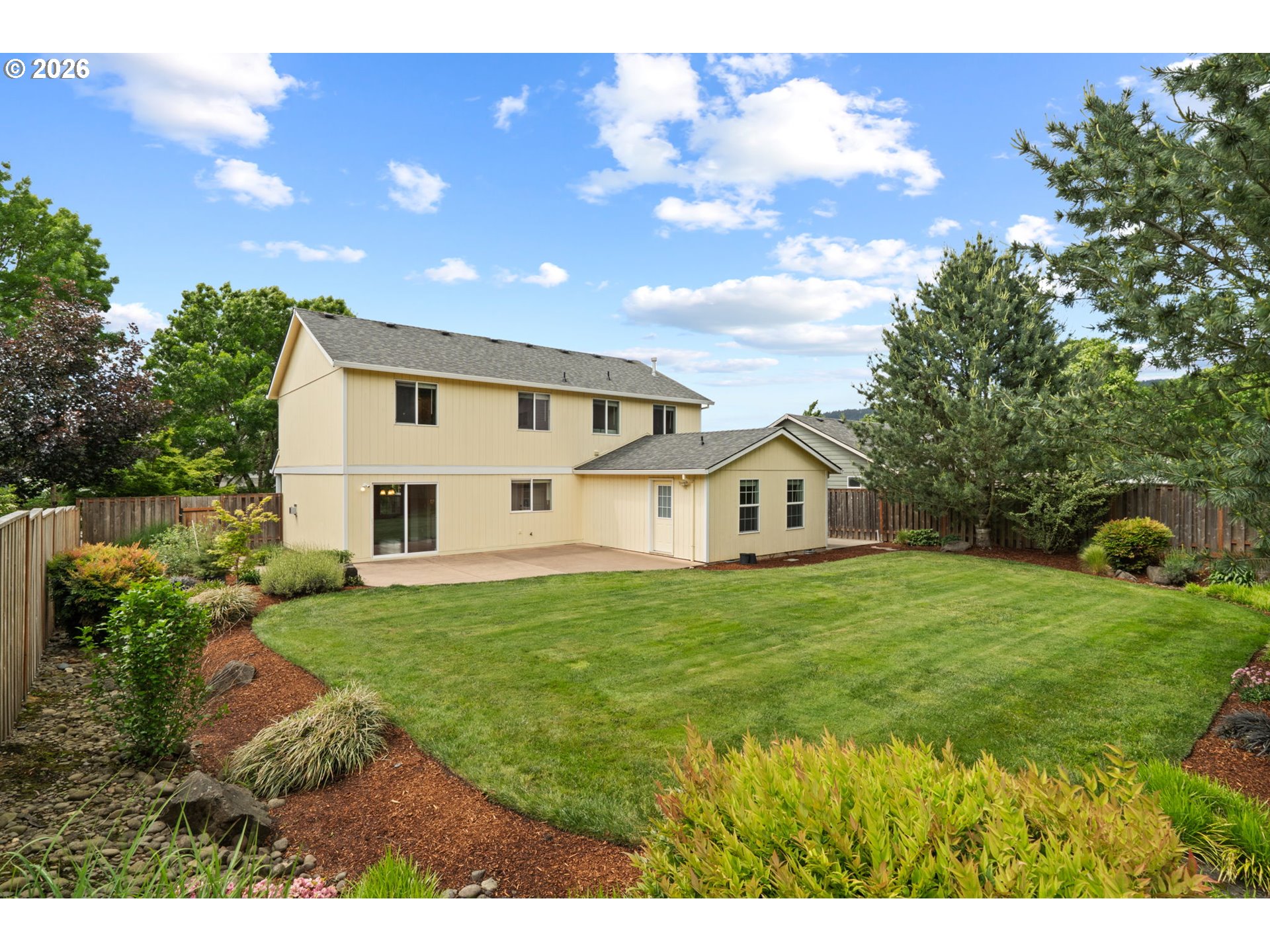 3220 N KNOLL DR
