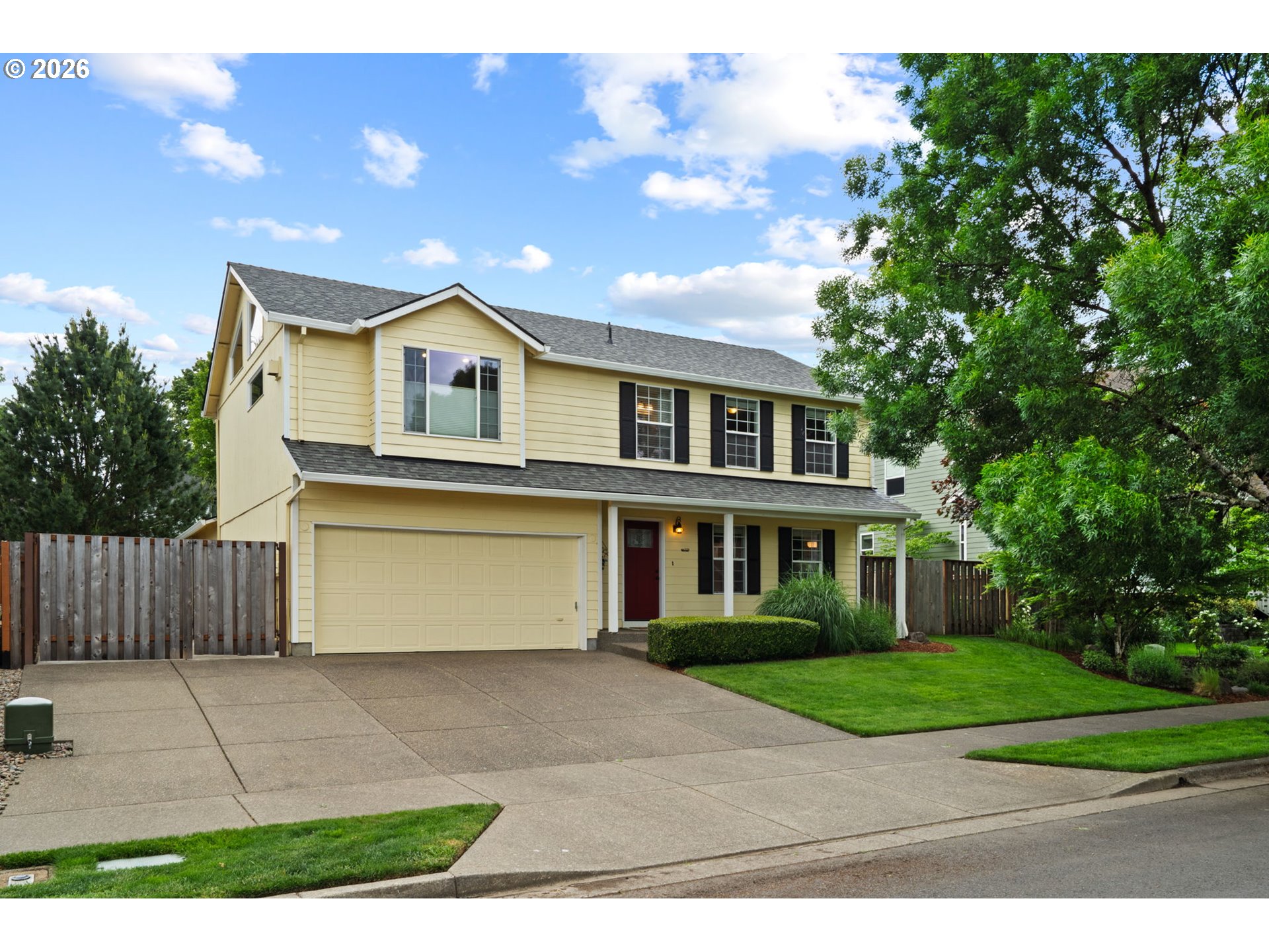 3220 N KNOLL DR