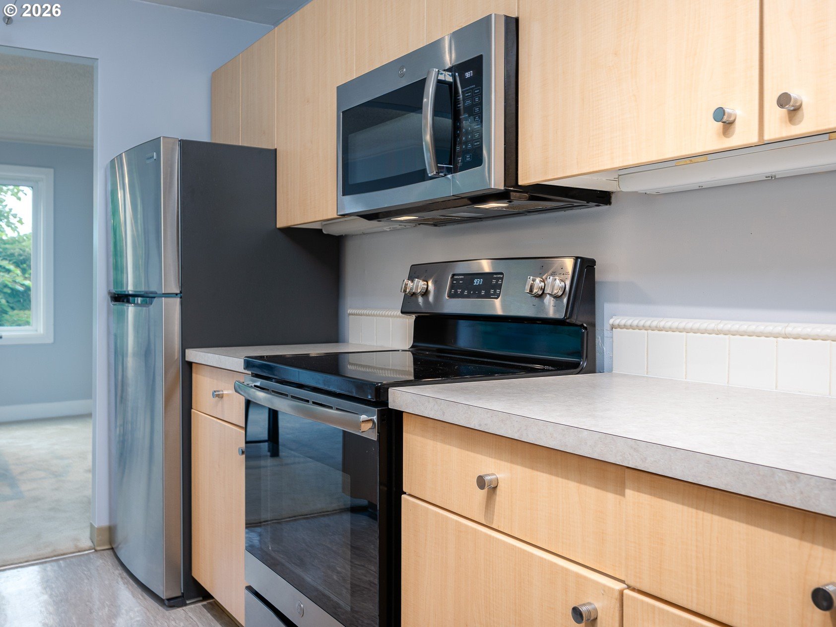 2211 SW PARK PL 102