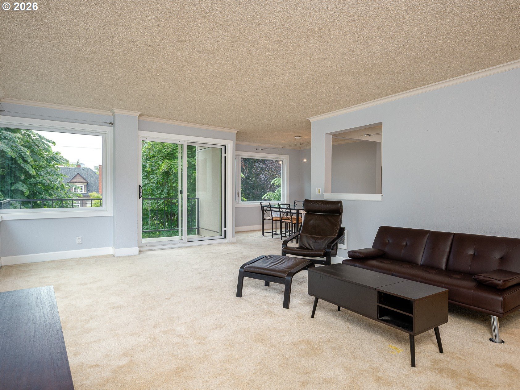 2211 SW PARK PL 102