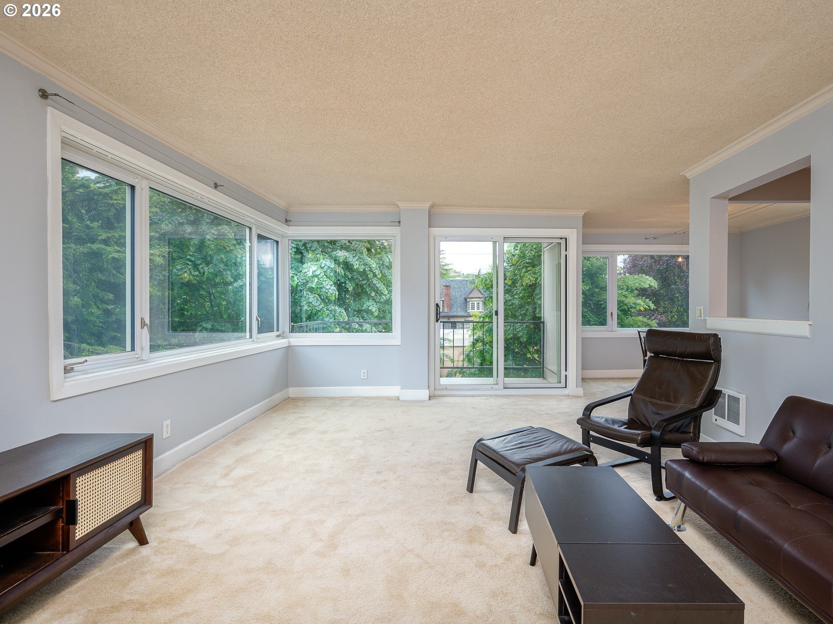 2211 SW PARK PL 102