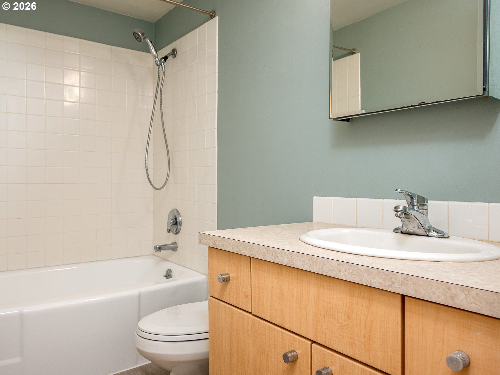 2211 SW PARK PL 102