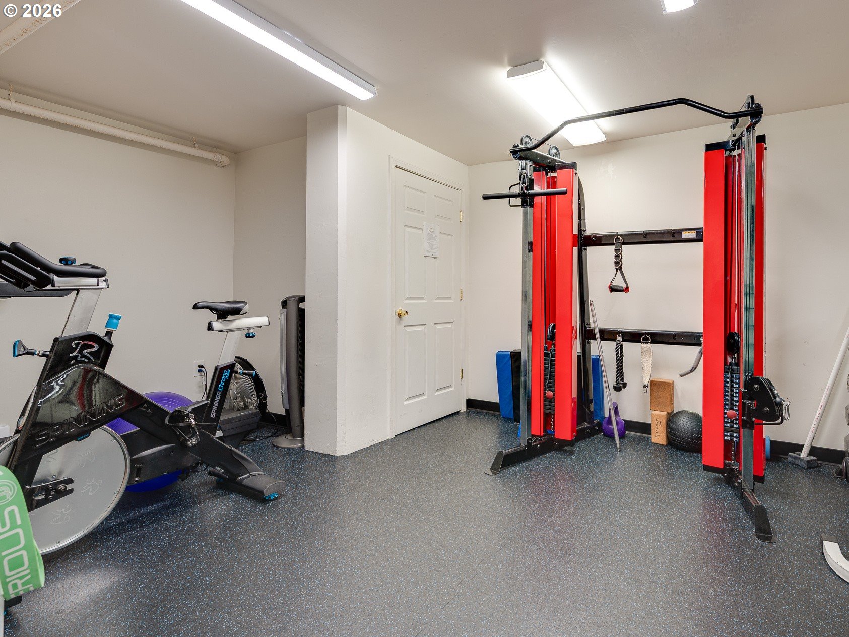 2211 SW PARK PL 102