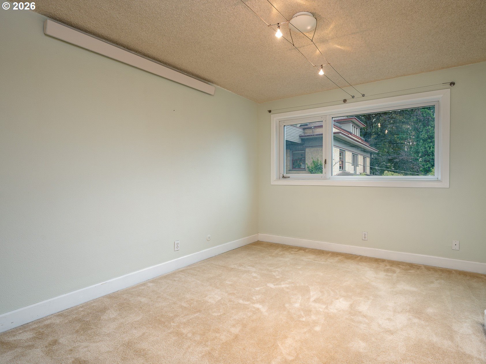2211 SW PARK PL 102