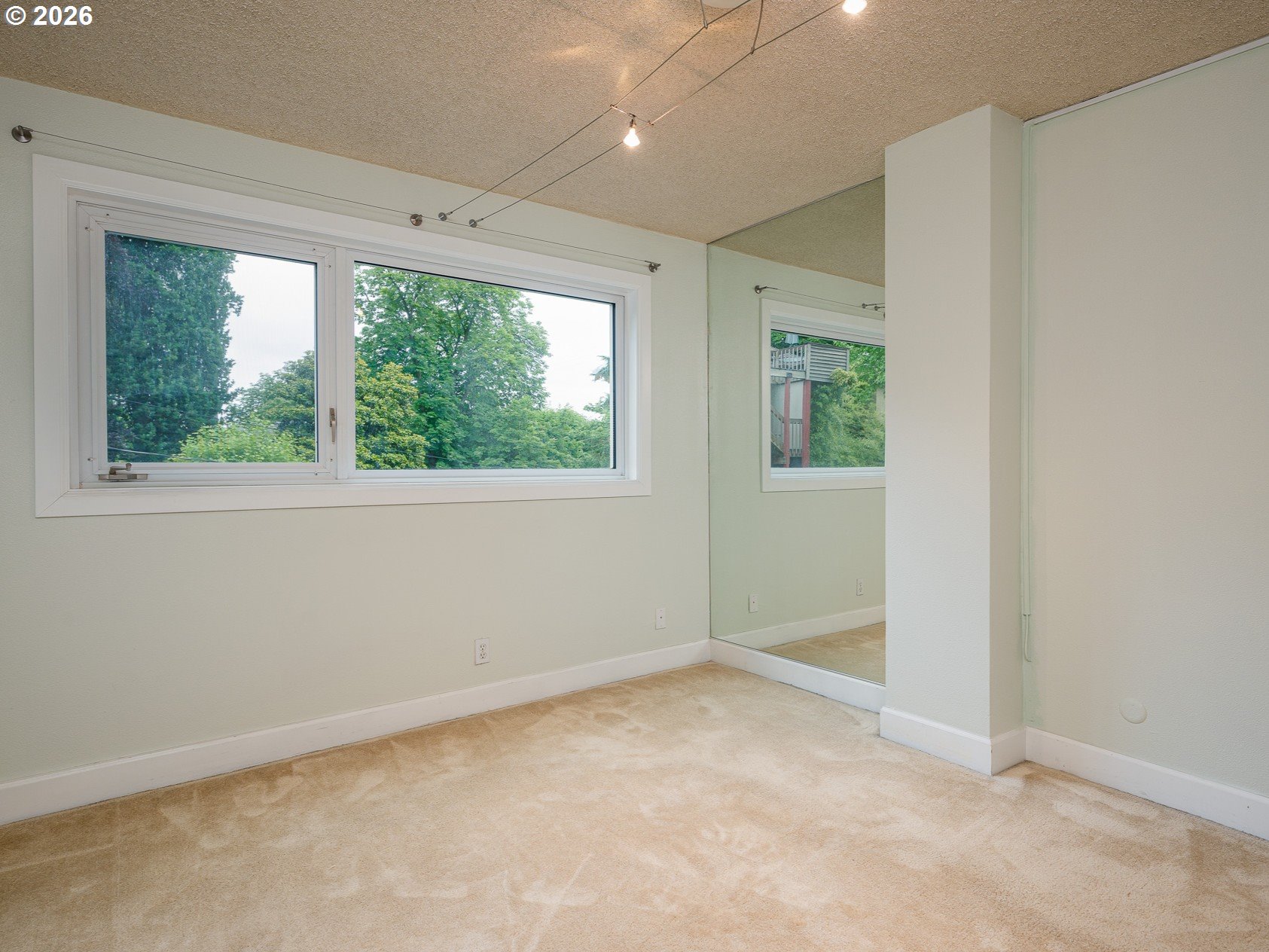 2211 SW PARK PL 102