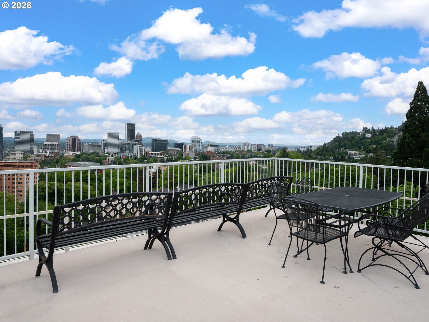 2211 SW PARK PL 102
