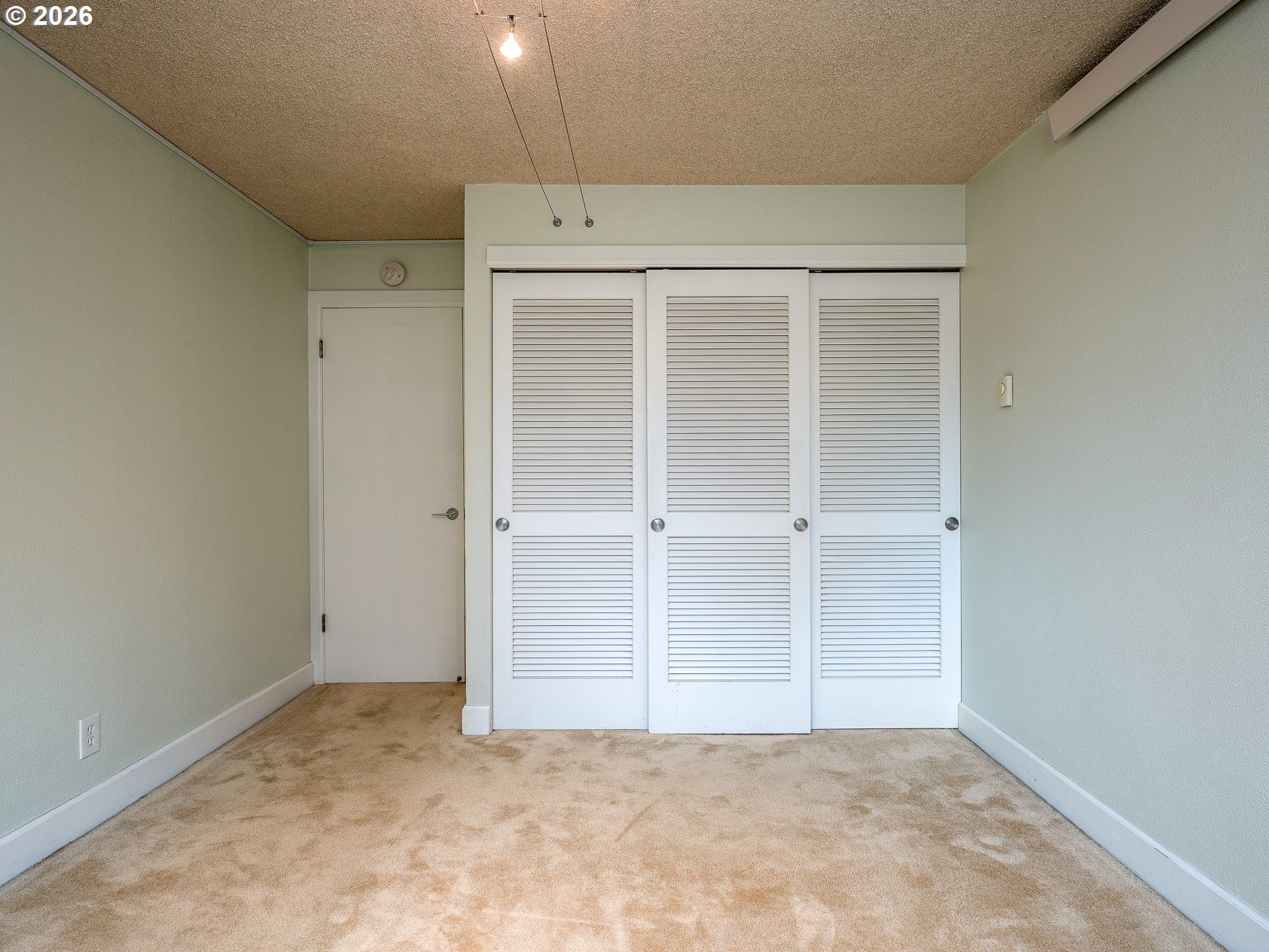 2211 SW PARK PL 102