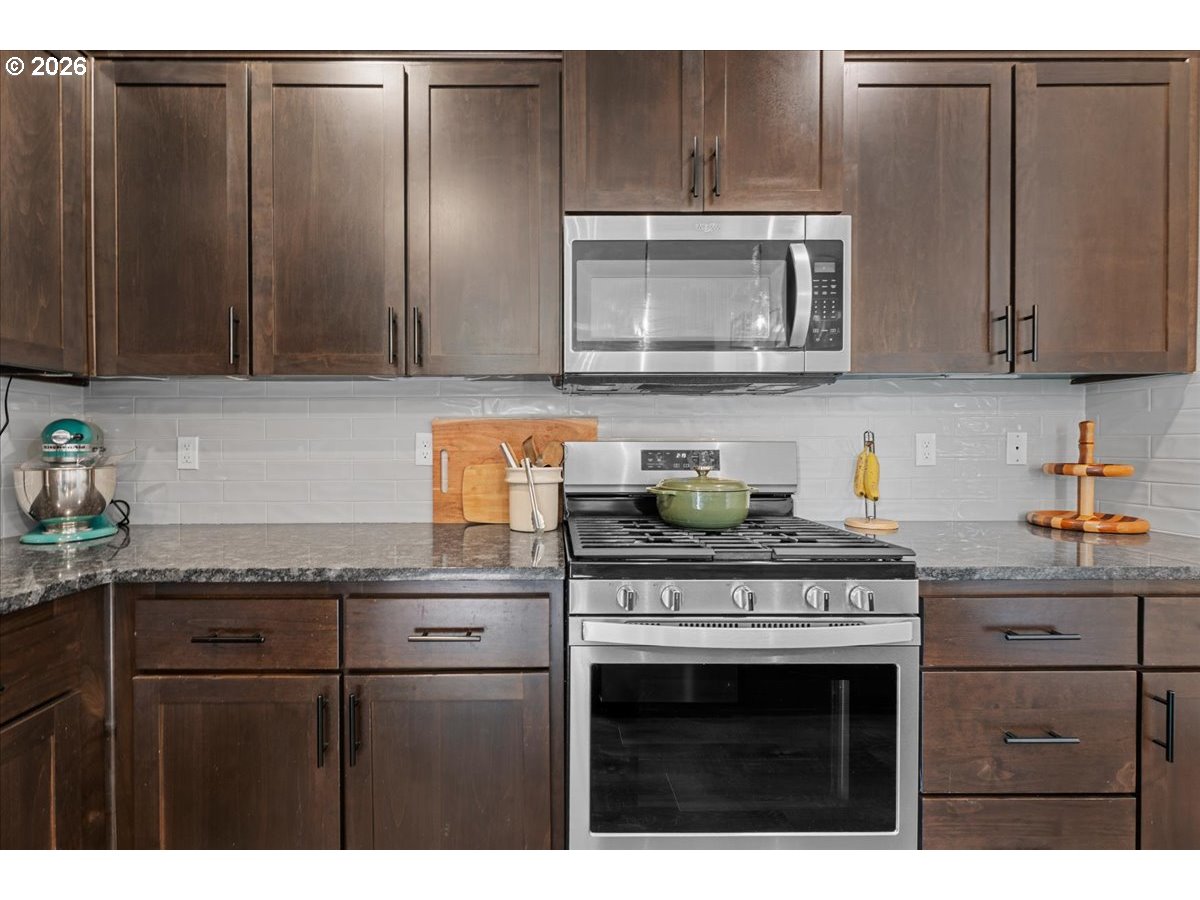 59551 EMERALD LOOP, St. Helens