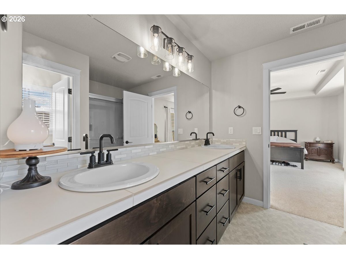 59551 EMERALD LOOP, St. Helens