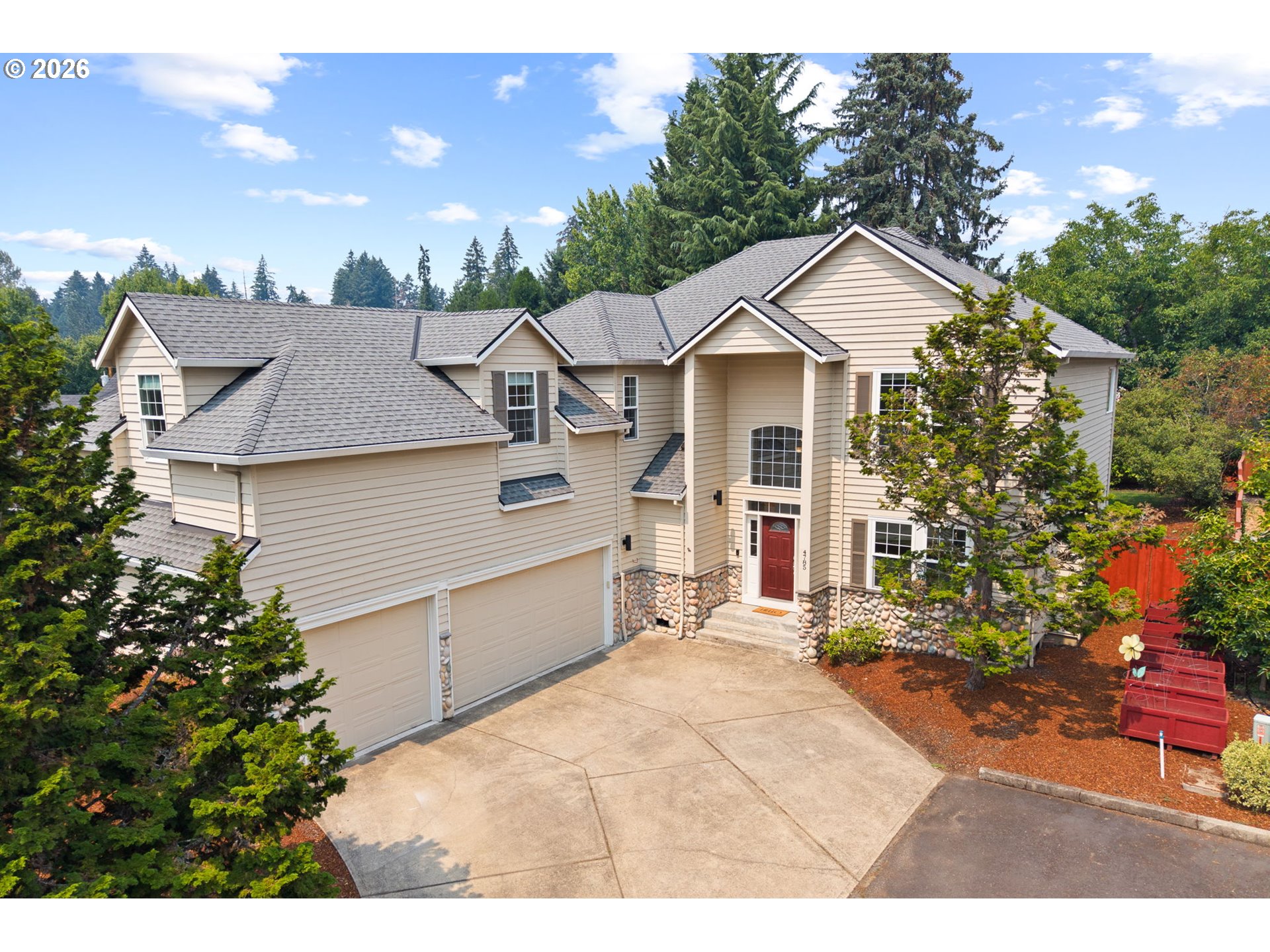4785 NE HIDDEN CREEK DR
