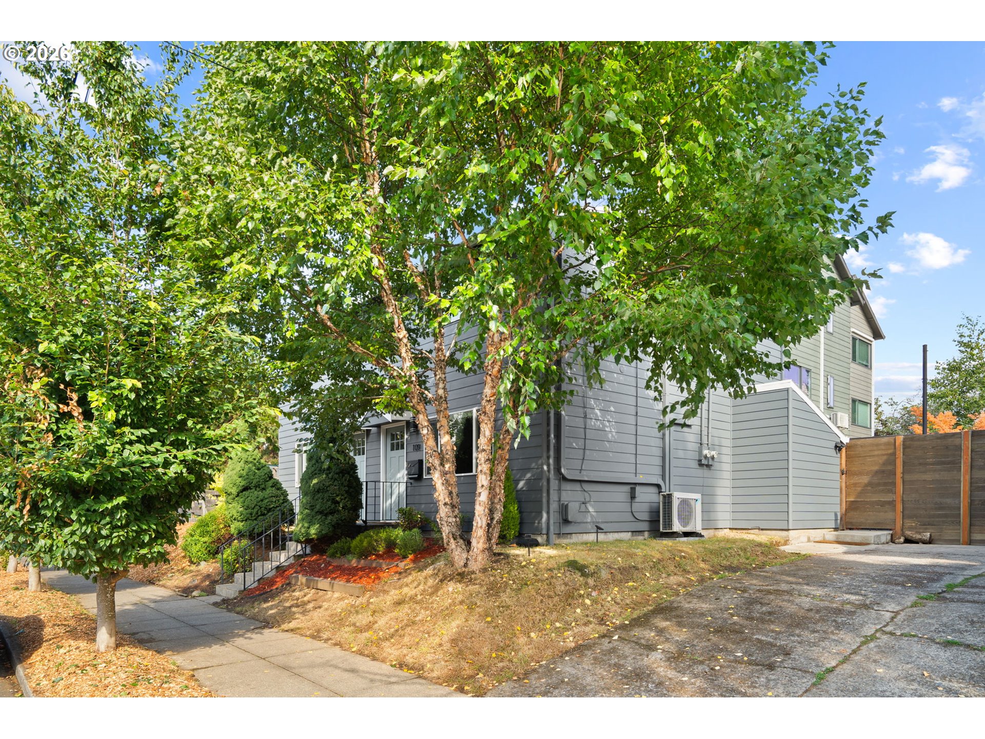 109 NE SHAVER ST #2