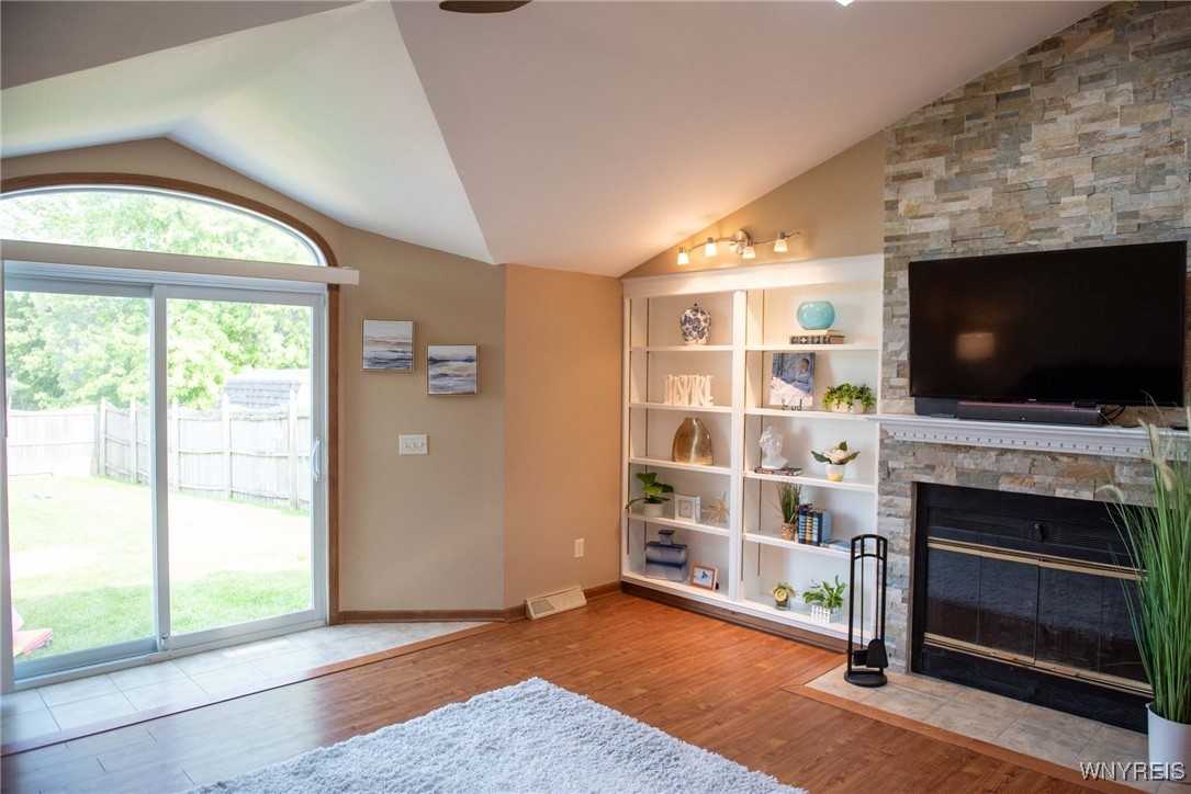 2175 Hobblebush Lane