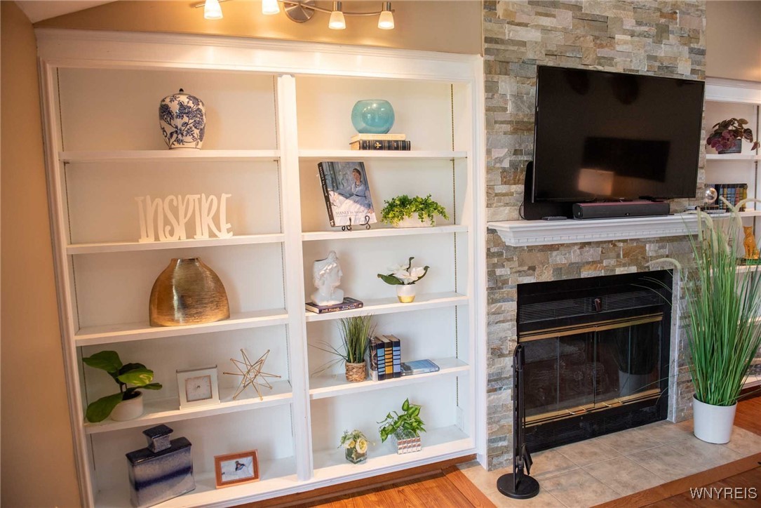 2175 Hobblebush Lane