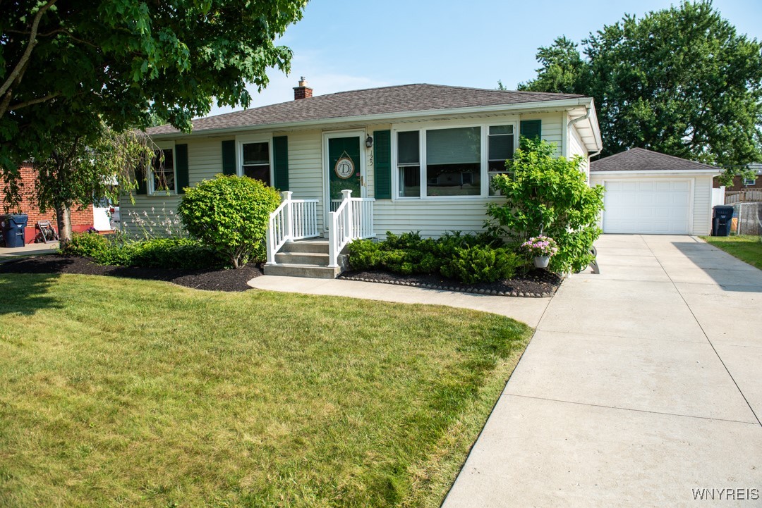 125 Della Drive