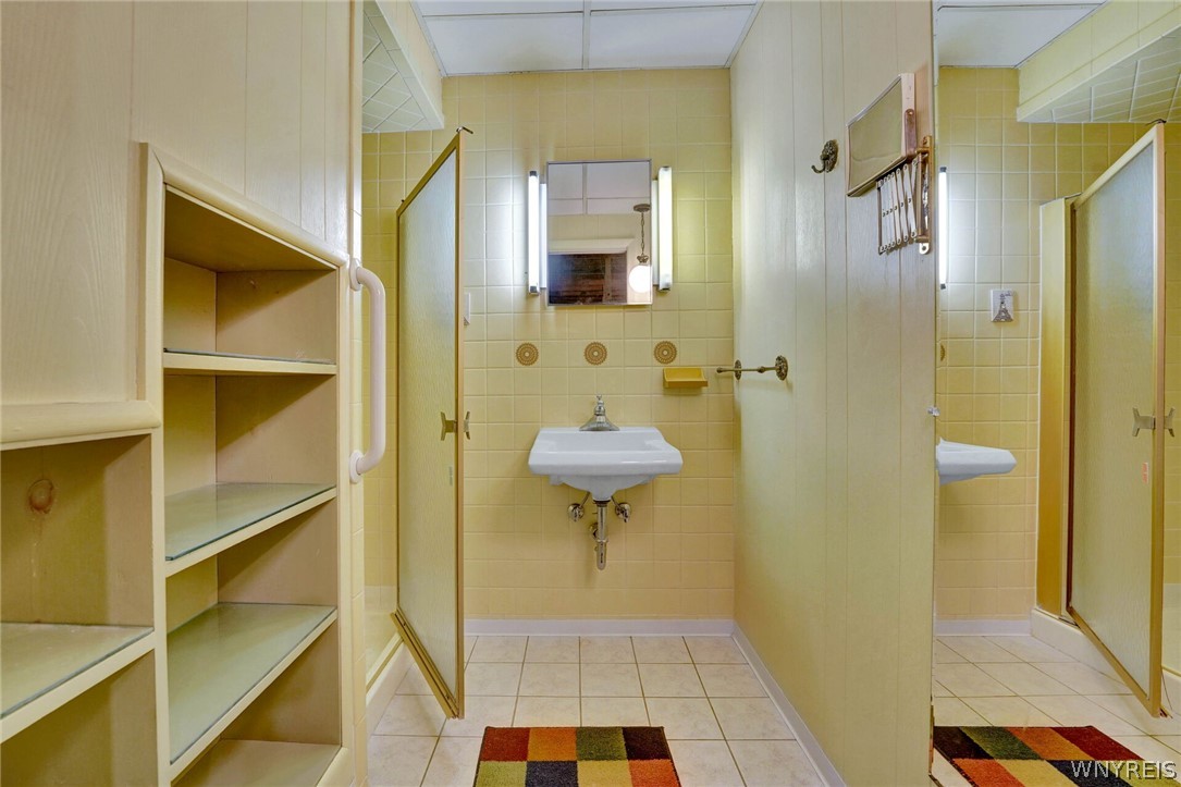 4998 Lake Shore Road