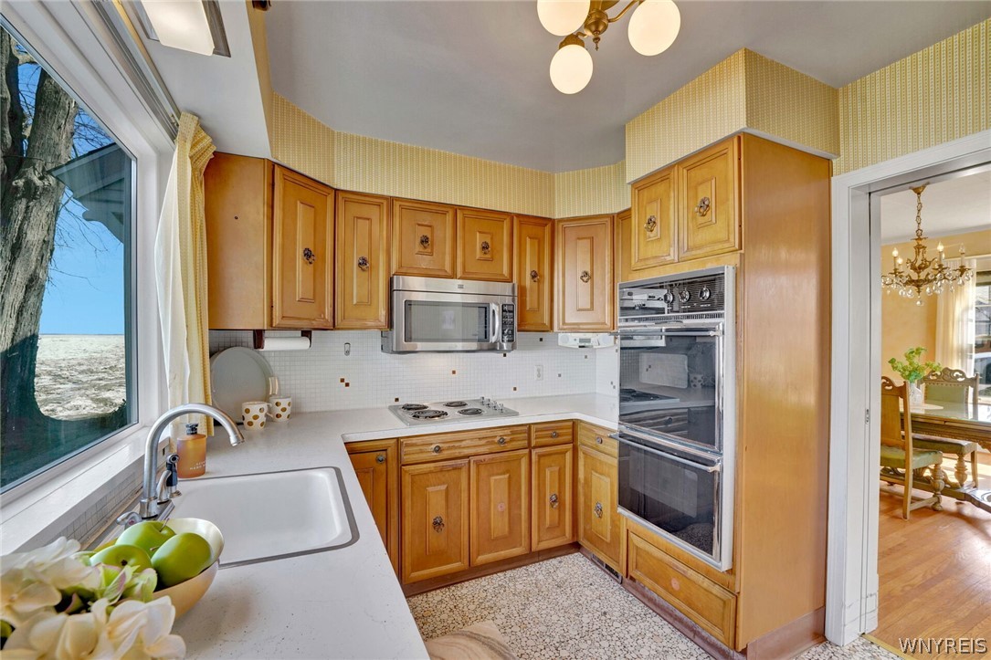 4998 Lake Shore Road