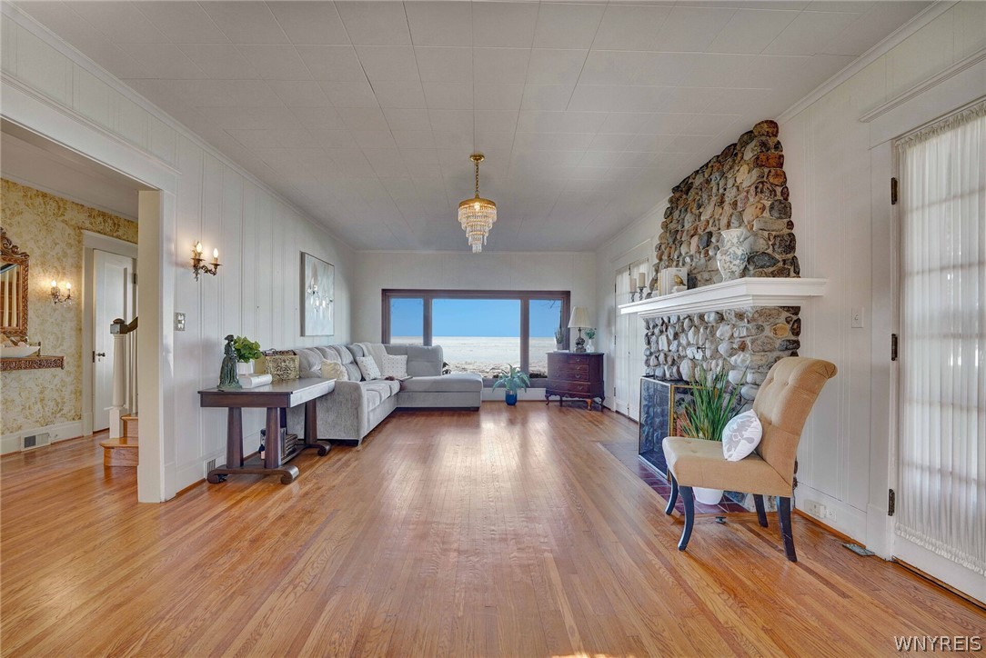 4998 Lake Shore Road