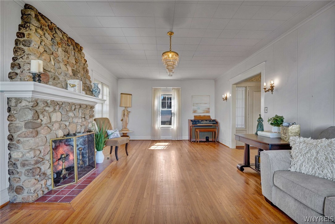 4998 Lake Shore Road