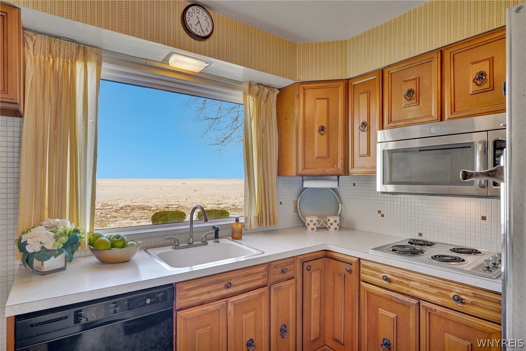 4998 Lake Shore Road