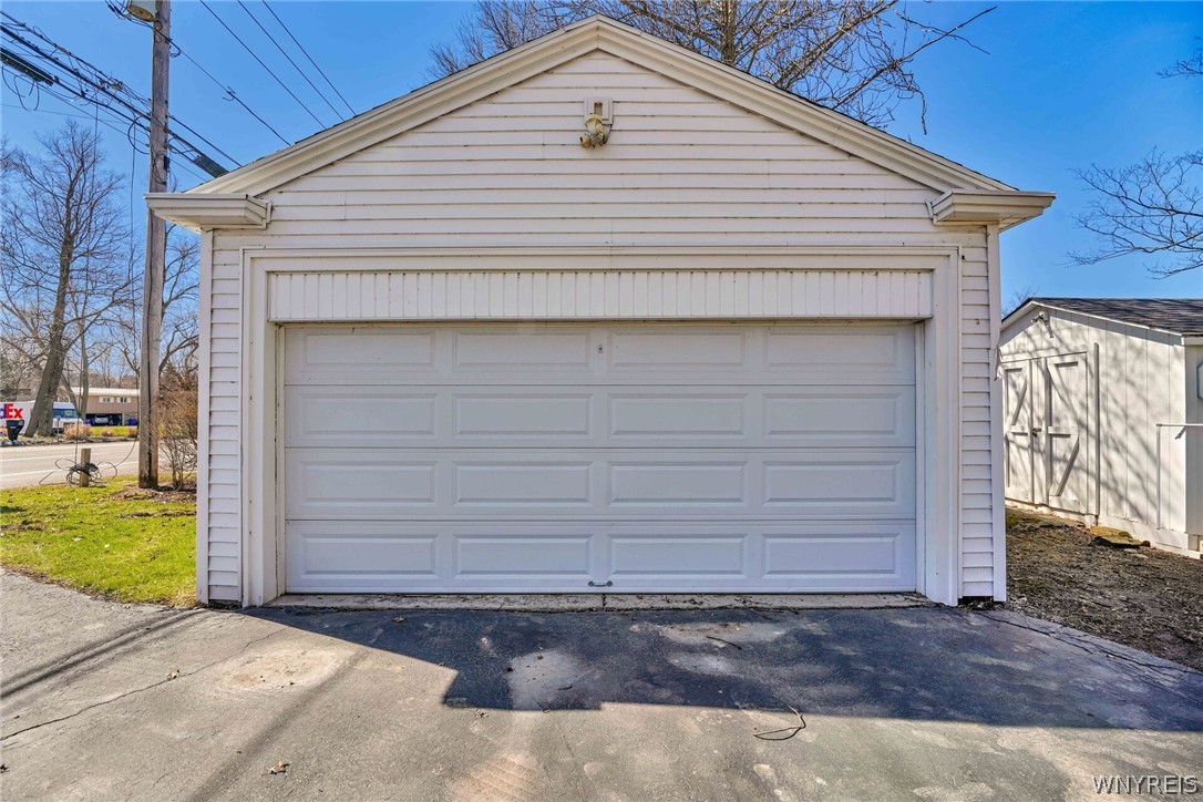 4998 Lake Shore Road