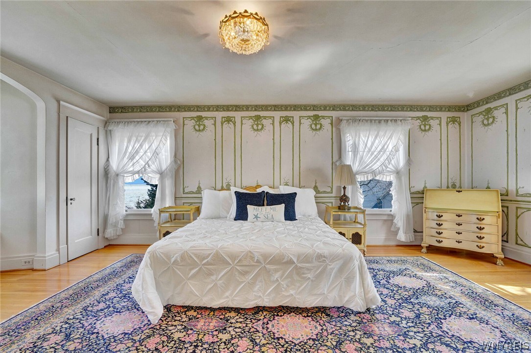 4998 Lake Shore Road