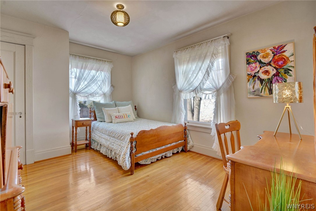 4998 Lake Shore Road