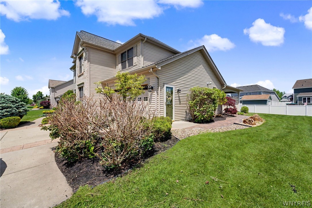 2322 Hobblebush Lane