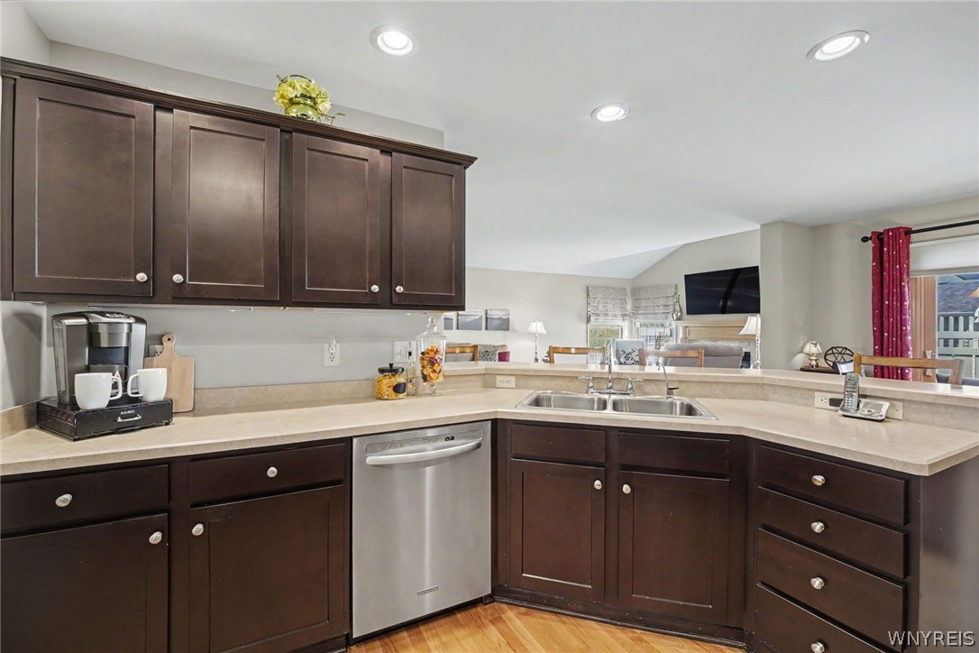 2322 Hobblebush Lane