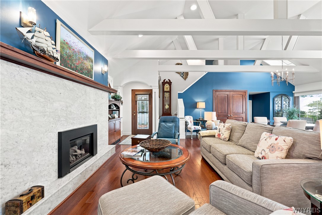 4548 Lake Shore Road