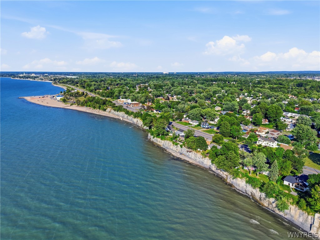 4548 Lake Shore Road