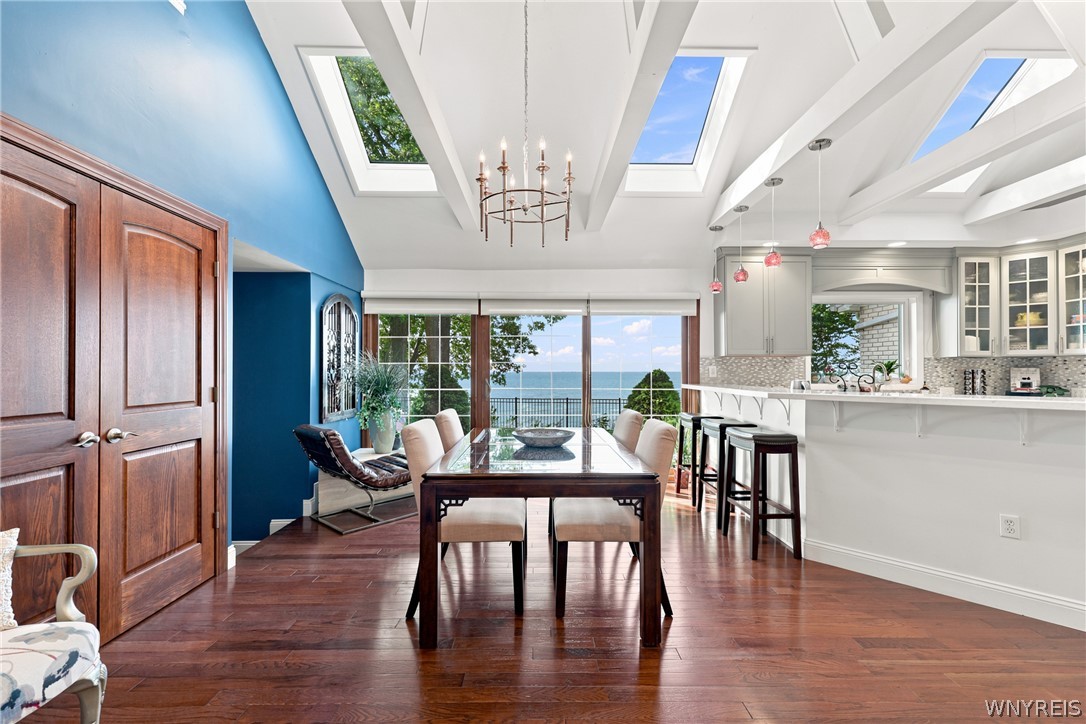 4548 Lake Shore Road
