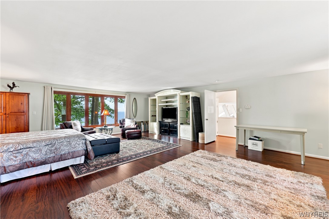 4548 Lake Shore Road