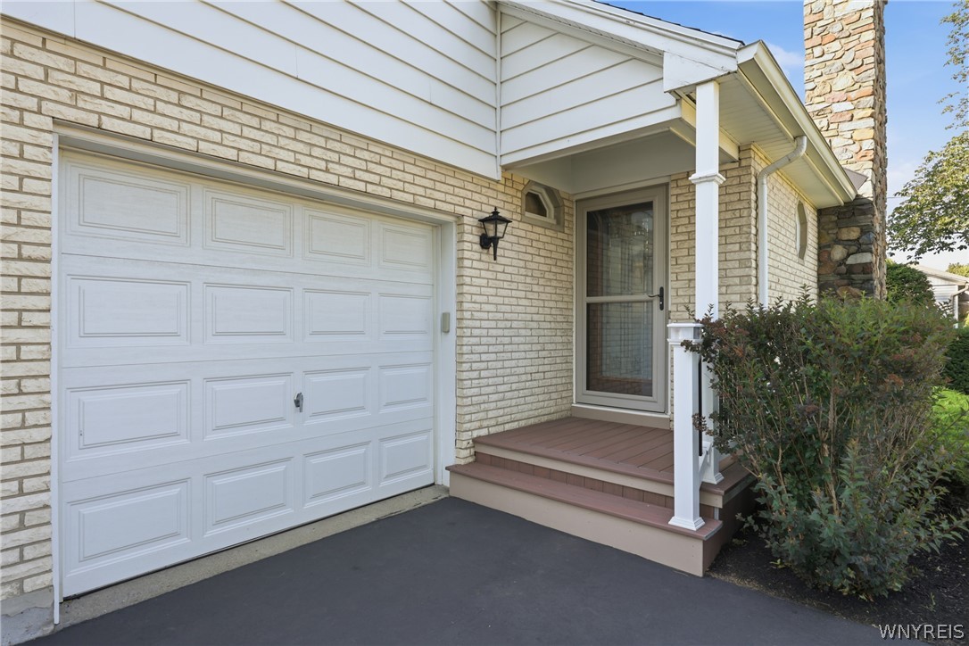 4548 Lake Shore Road