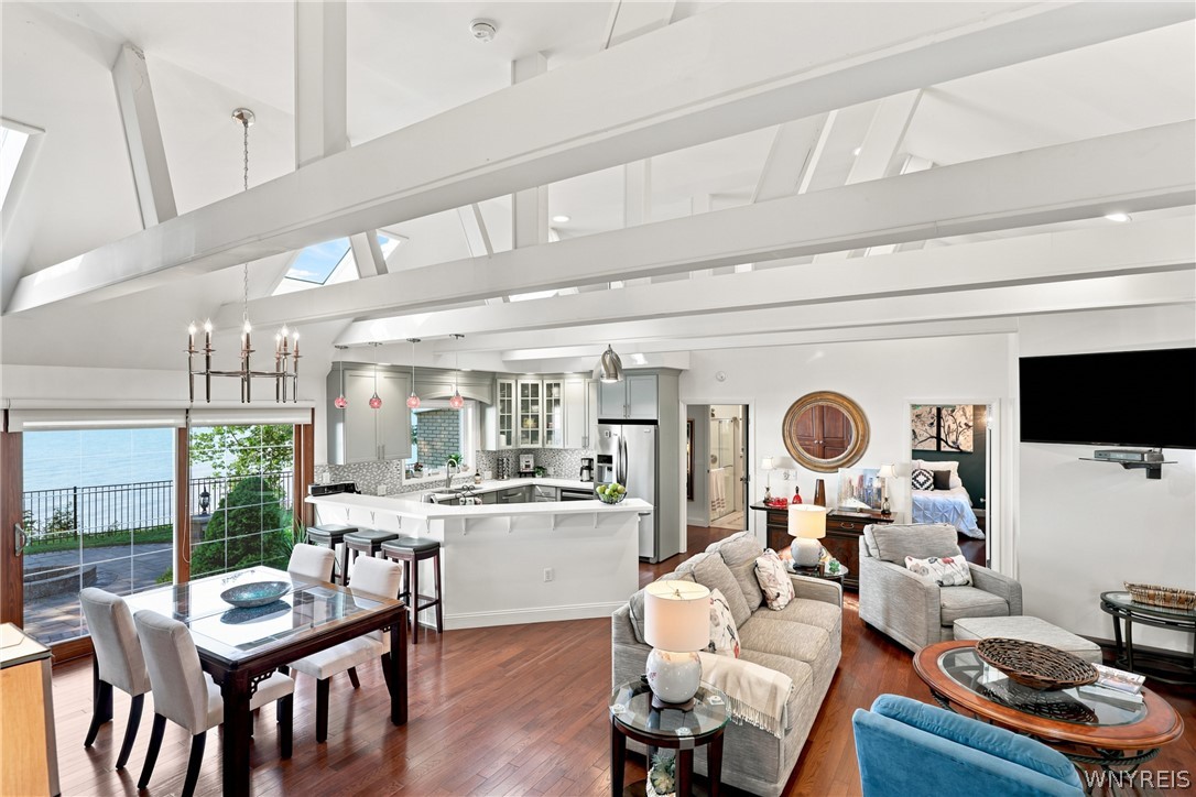 4548 Lake Shore Road