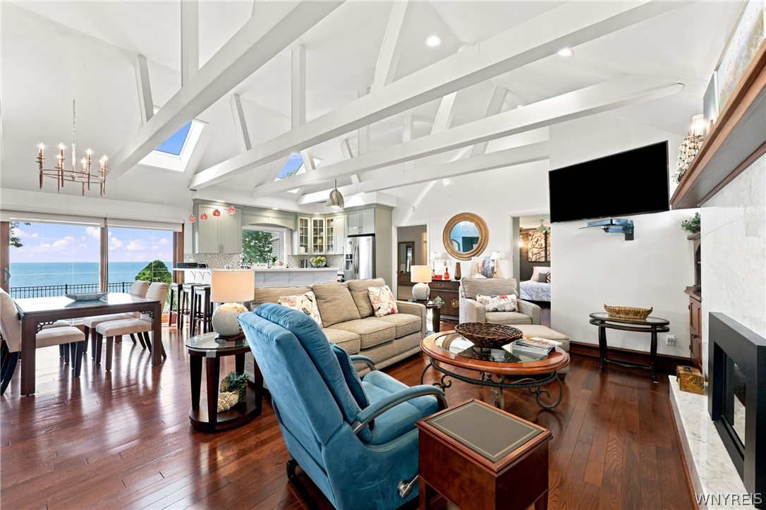 4548 Lake Shore Road